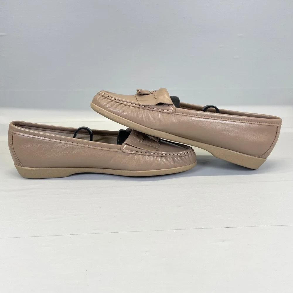 SAS Kiltie Tassel Loafers Womens Size 9.5 W Taupe Leather Slip On Comfort Shoes